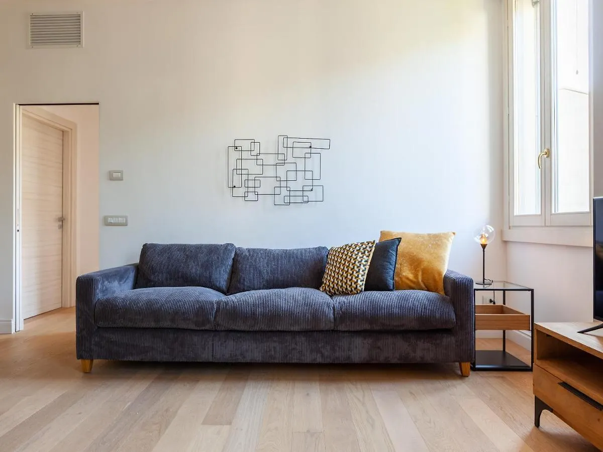 Easyhomes-Solera Milan Apartment
