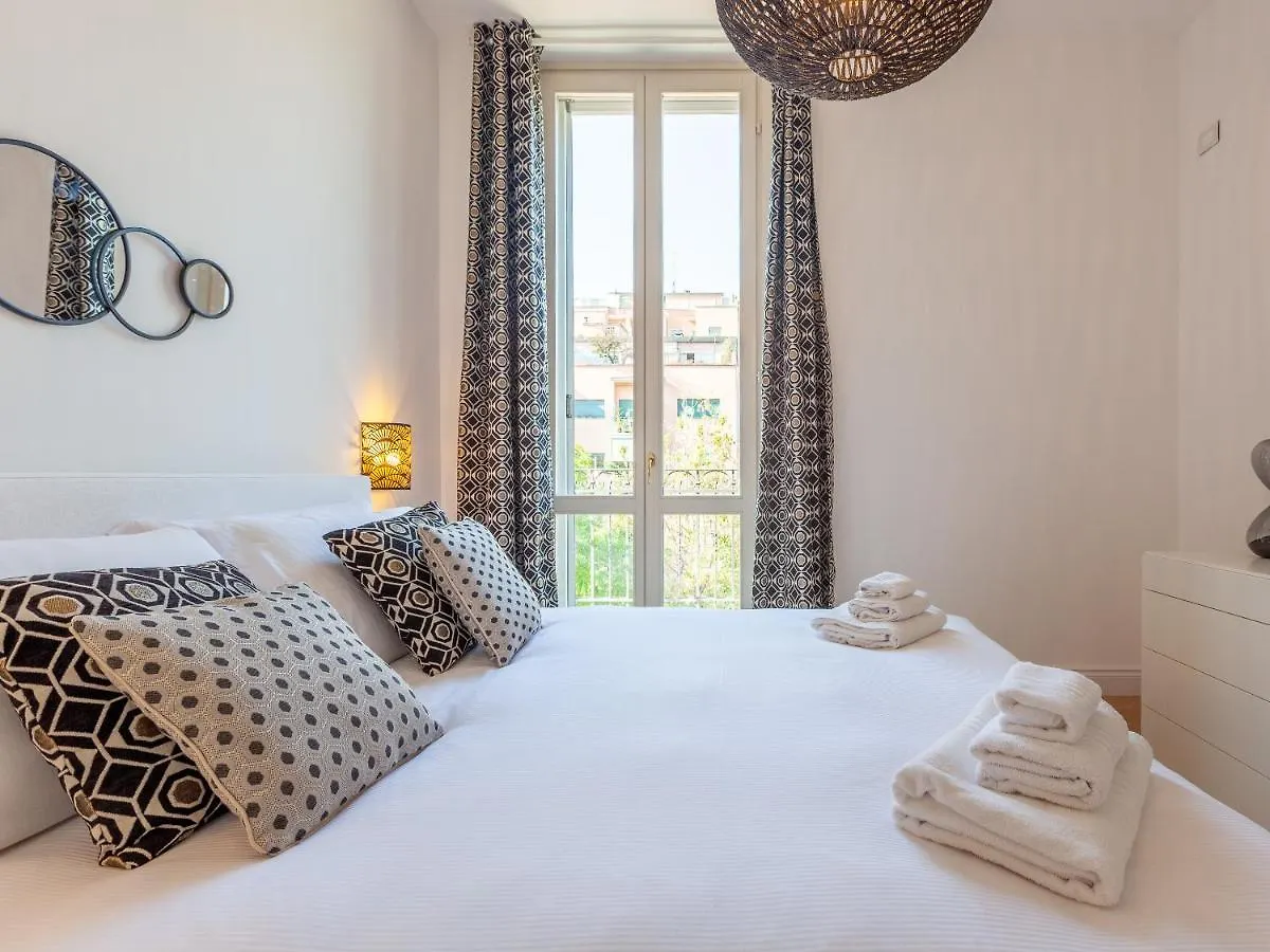 Apartment Easyhomes-Solera Milan