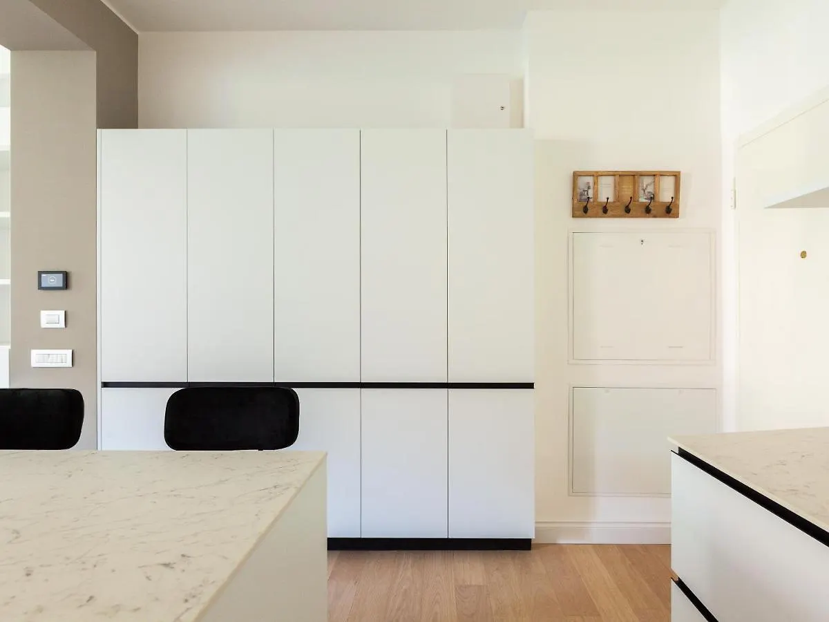 Easyhomes-Solera Milan Apartment