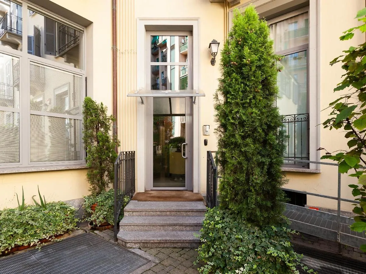 Easyhomes-Solera Milano 0*,